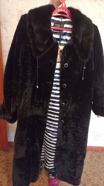 Продается натуральная каракулевая шуба