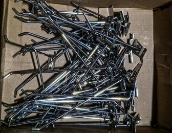 Продам крючки для экономпанелей