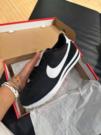 Кроссовки NIKE cortez