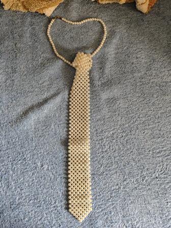 Самодельный гаслтук из бусин