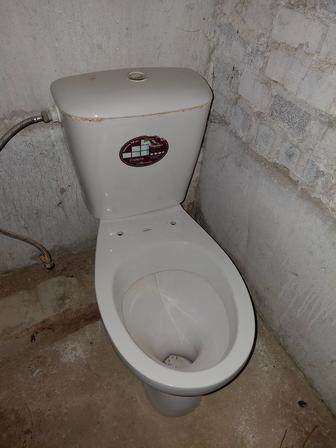 Продам унитазы