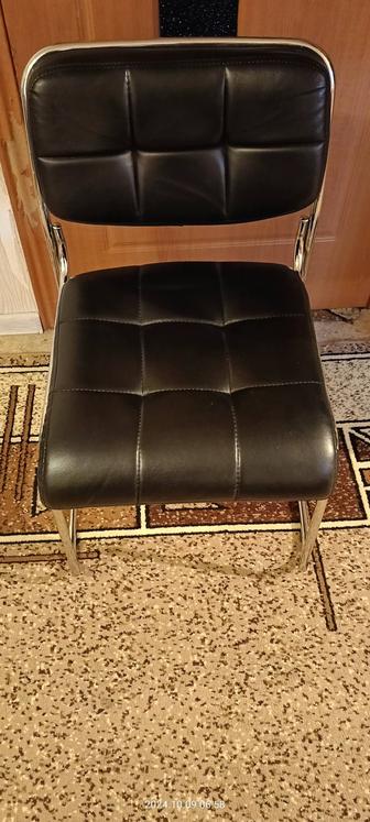 Стул кожаный