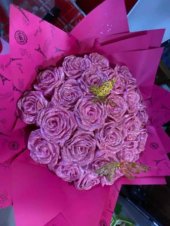 Розы из атласной ленты