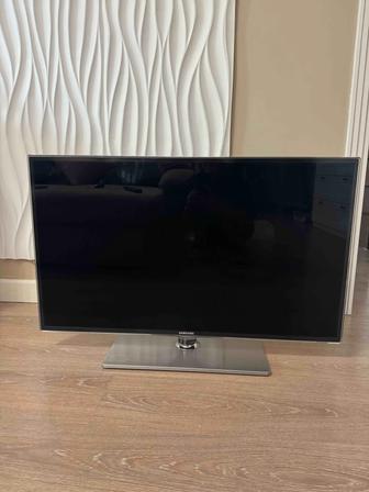 Продам smart телевизор Samsung, диагональ 105 см