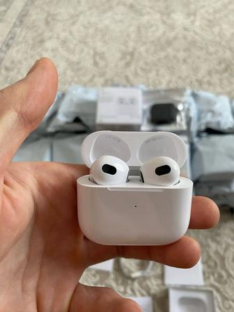 Новые беспроводные наушники Airpods 3