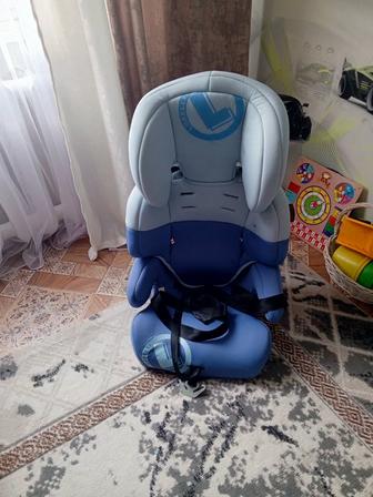 Продам автокресло