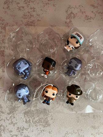 Фигурки с Киндера Очень странные дела