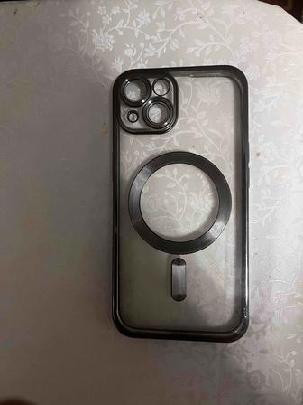 Продам чехлы на айфон 13