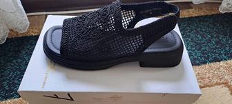 Новые женские босоножки. Р.38,39.