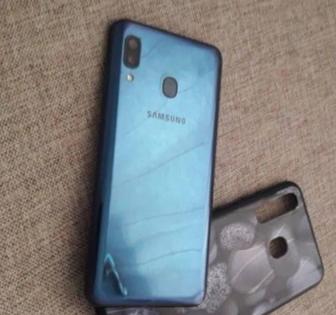 Самсунг А 20