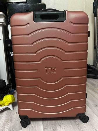 Продам чемодан новый