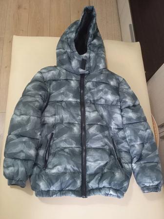 Продам зимнюю детскую куртку