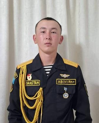 Военный служащий
