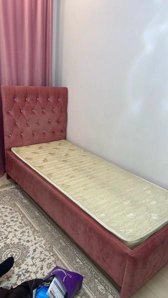 Кровать односпальная , 2 кроватей за одну цену