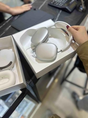 Продам наушники AirPods Max