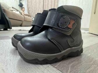 Продам детские сапожки демисезонные