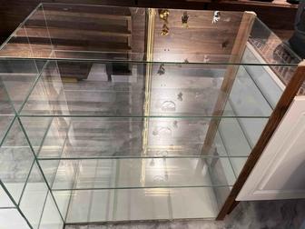 Продам витрины стеклянные