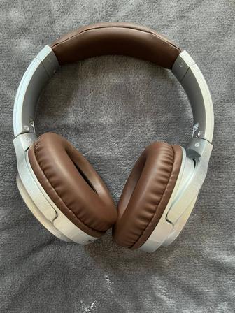 Продам блютуз наушники новые
