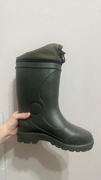 Продам резиновые сапоги