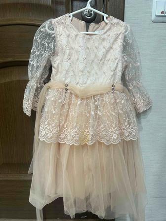 Платье на девочку