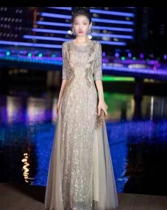 Продам новый платье