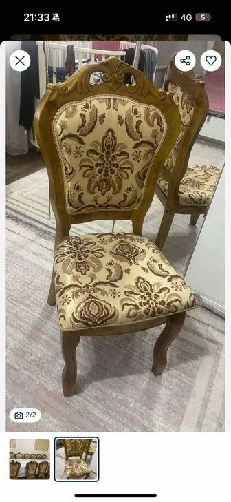 Овальный стол со стульями,почти новый,состояние идеальное,красный дуб