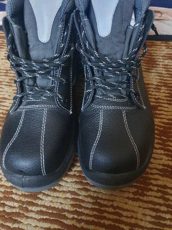 Ботинки специальные кожанные