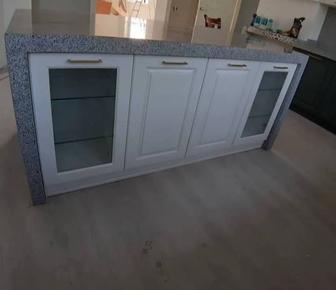 Установка столешниц из мрамора,гранита, и искусственных камней.