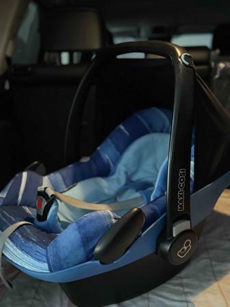 Автокресло Maxi-Cosi pebble , с рождения до 1,5 лет