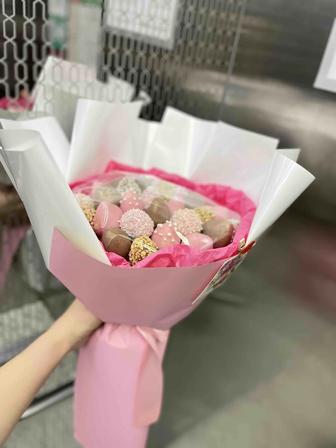 Клубника в шоколаде, зефирные букеты, бонбоньерки, сухофрукты, жент в шокол