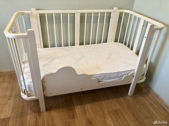 Детские товары (вигвам, кровать, стол для кормления)