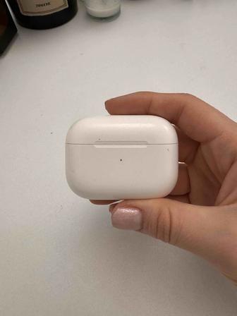 Футляр airpods pro