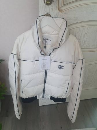 Продам куртку новая