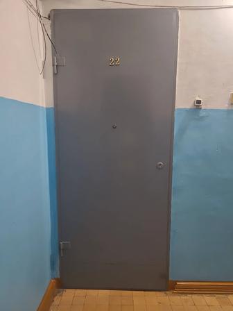 Продам железную дверь