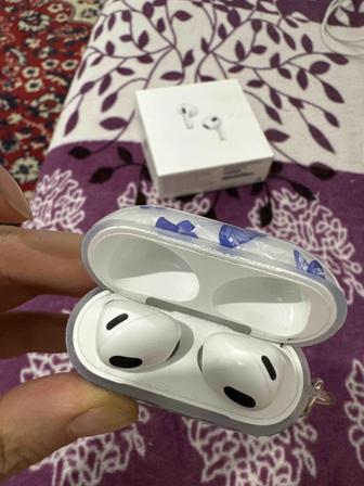 Продам air pods оригинал