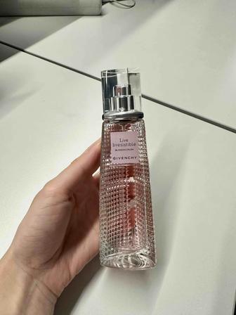 Духи Givenchy Live Irresistible Blossom Crush