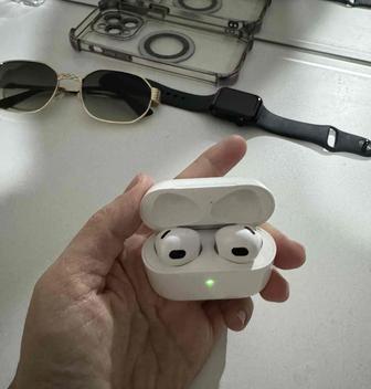 Apple Airpods 3 with