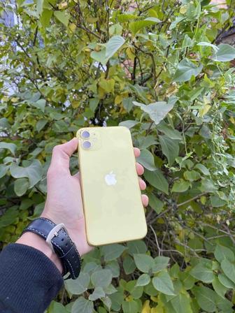 Продам срочно iPhone 11 64GB АКБ 75%