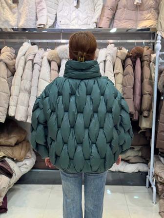 Зимняя женская куртка очень стильная, размер М