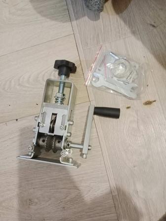 Инструмент для чистки кабелья