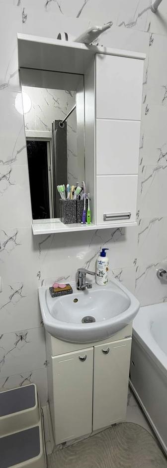 Тумба с раковиной для ванной комнаты