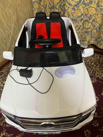 Машинка детская электрическая