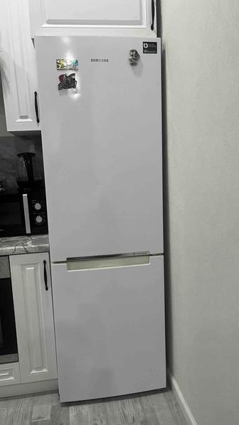 Холодильник Samsung б/у