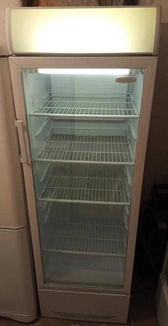 Продам Холодильник Витриный