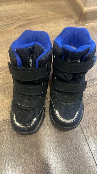 Бесплатно ботинки мальчику осень/зима 32размер