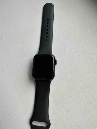 Продам часы Apple Watch SE