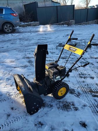 Продаю снегоуборщик