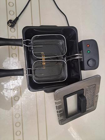 Электрическая фритюрница для профессиональной и домашней кухни.