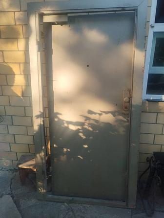 дверь железная