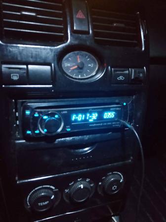 Продам автомагнитолу Pioneer оригинал